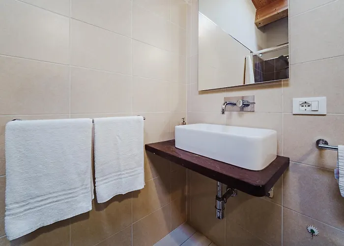 Apartment Hybrid Icon Gallery Center